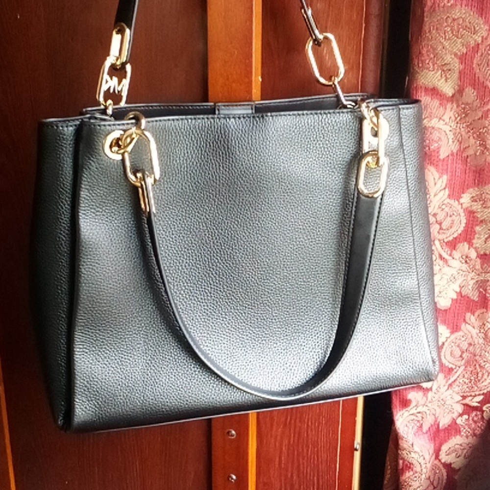 M Kors Trisha large triple Gusset shoulder bag black pen le leather